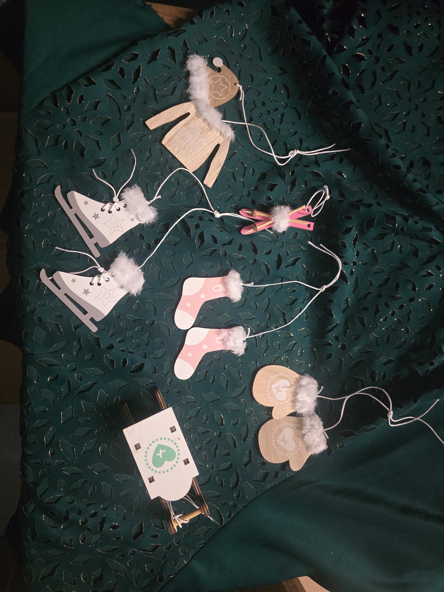 Wooden Ornaments "Winter Accessories"