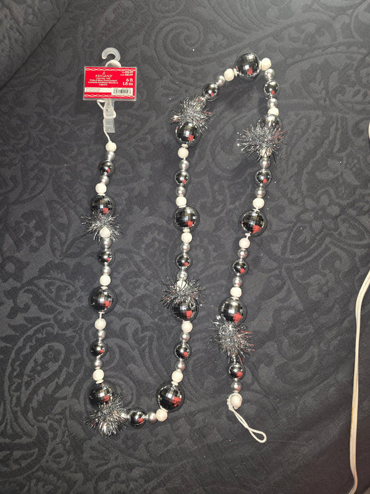 Ashland White & Silver Tinsel Garland